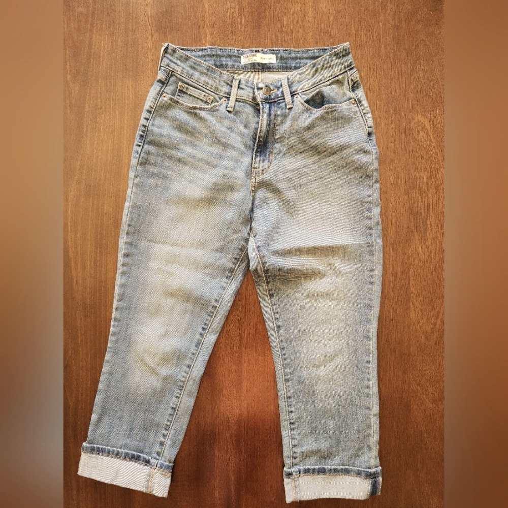 Levi Strauss Mid-Rise Capri Pants
